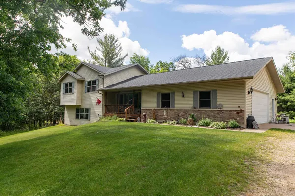 $375,000 | W7961 County Highway East, Oxford, WI 53952