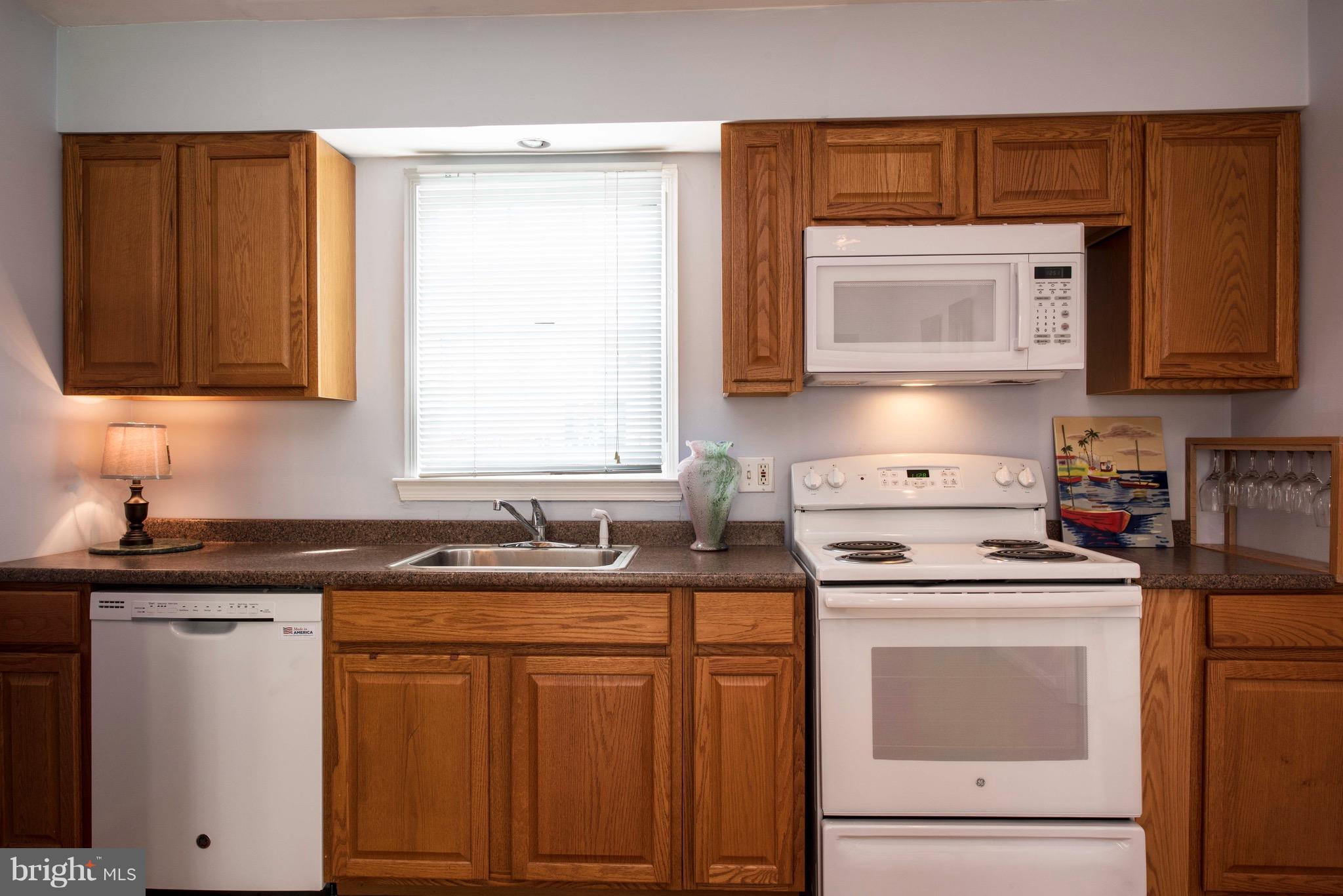1908 Blue Ridge Road Edgewater, MD 21037 - Photo 9 of 28 Kitchen