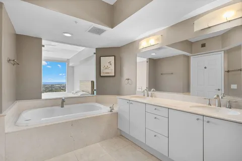 $1,350,000 | 411 North New River Drive East, Unit 3605, Fort Lauderdale, FL 33301