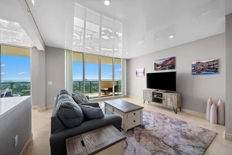 $1,350,000 | 411 North New River Drive East, Unit 3605, Fort Lauderdale, FL 33301