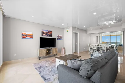 $1,350,000 | 411 North New River Drive East, Unit 3605, Fort Lauderdale, FL 33301