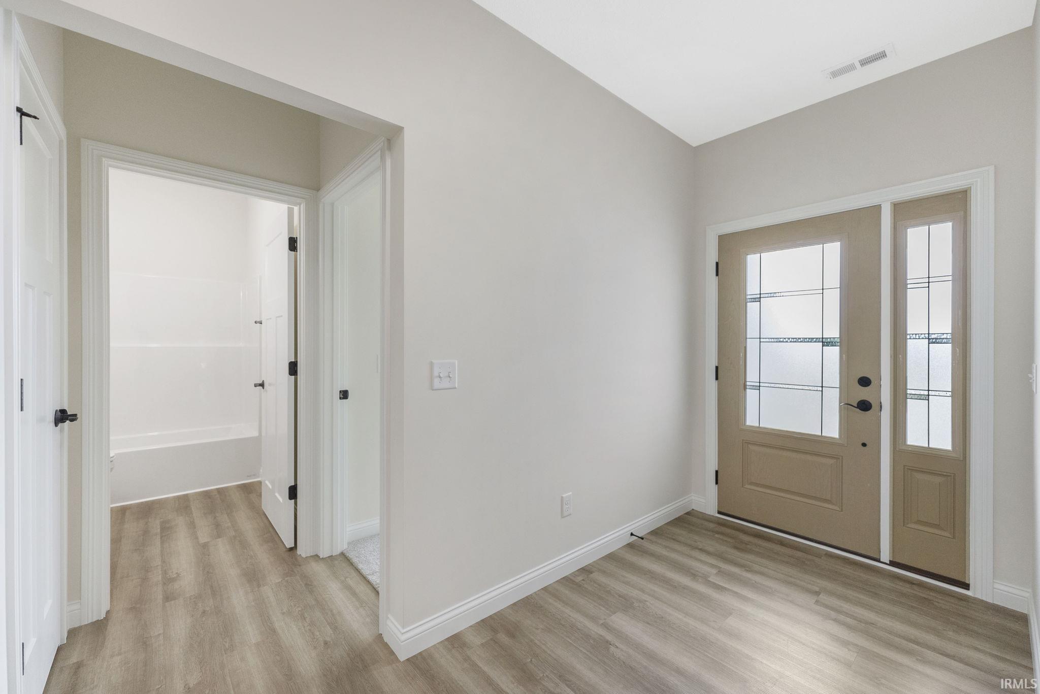 8245 Caverango Boulevard Fort Wayne, IN 46815 - Photo 5 of 36