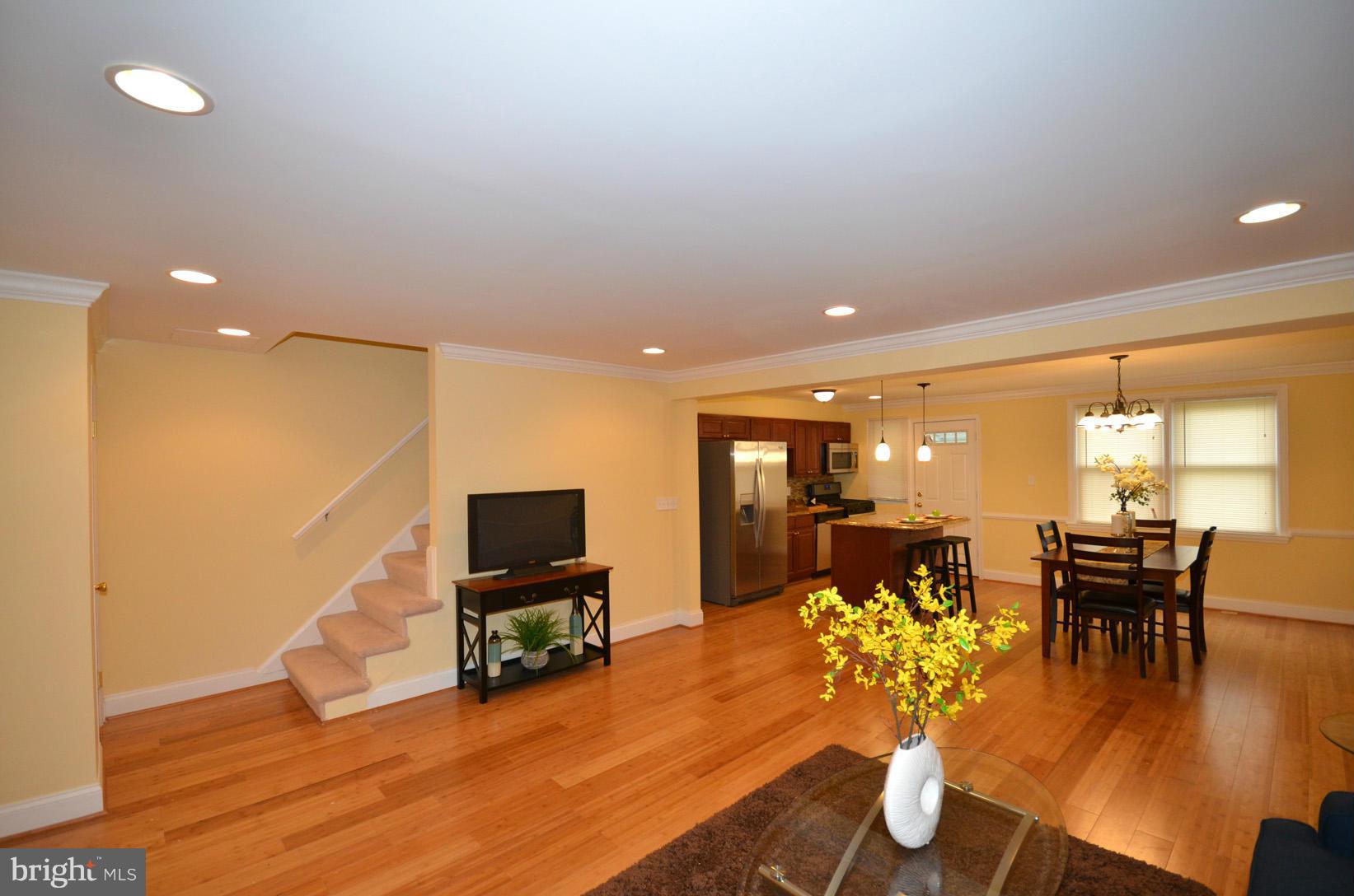 1019 Reverdy Road Baltimore, MD 21212 - Photo 8 of 30 Living Room