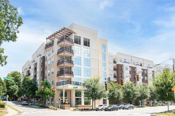 $1,433 | 905 Kenilworth Avenue, Unit A4H, Charlotte, NC 28204