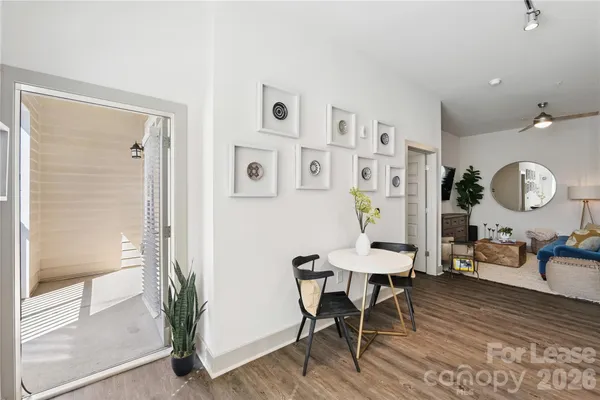 $1,433 | 905 Kenilworth Avenue, Unit A4H, Charlotte, NC 28204