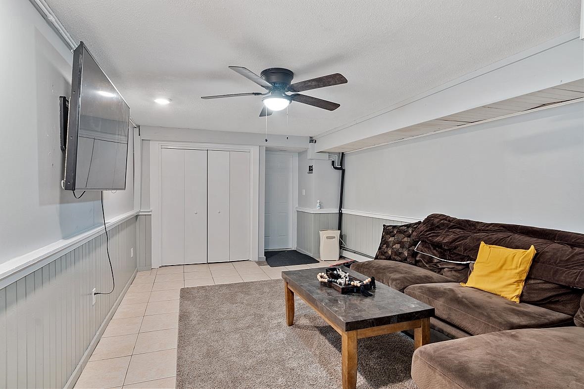 6 Chase Island Atkinson, NH 03811 - Photo 21 of 38