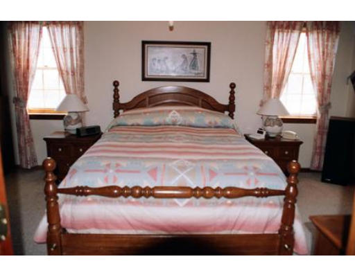 53 Indian Ridge Road Leominster, MA 01453 - Photo 18 of 20 Gallery Image 18