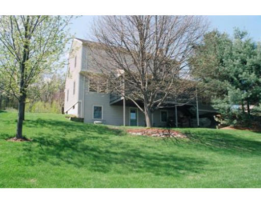 53 Indian Ridge Road Leominster, MA 01453 - Photo 4 of 20 Gallery Image 4