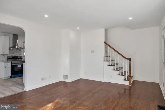 $329,900 | 113 East Olive Street, Westville, NJ 08093