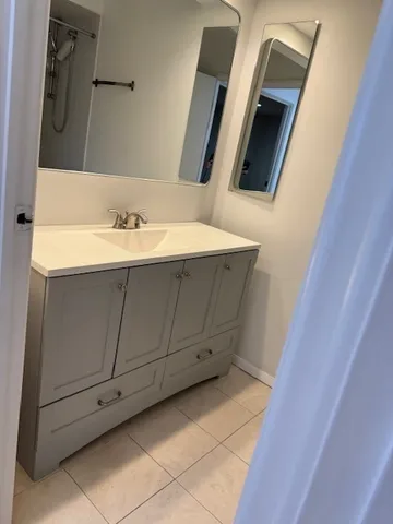 $3,700 | 2103 North Larrabee Street, Chicago, IL 60614