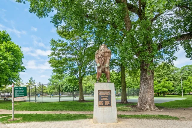 $3,700 | 2103 North Larrabee Street, Chicago, IL 60614