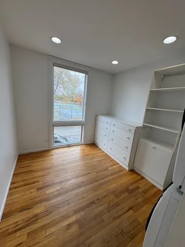 $3,700 | 2103 North Larrabee Street, Chicago, IL 60614