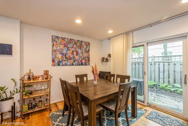 $3,700 | 2103 North Larrabee Street, Chicago, IL 60614