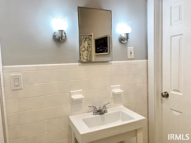 $1,100 | 315 Gray Street, Newburgh, IN 47630