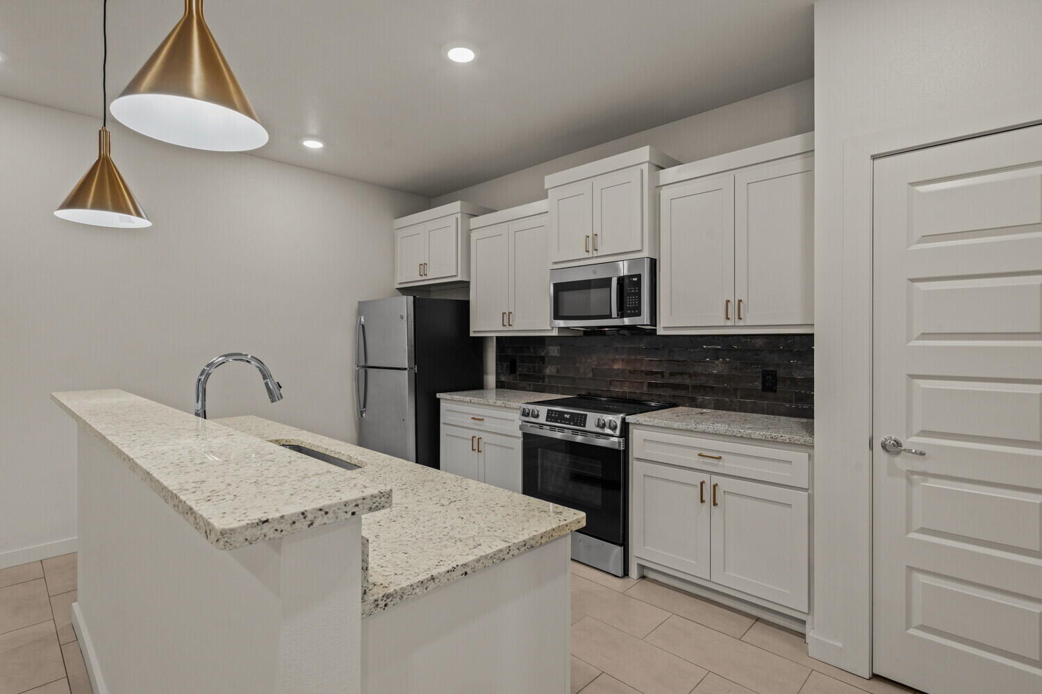 7040 41st Street Lubbock, TX 79407 - Photo 8 of 24 7032 41st St -24