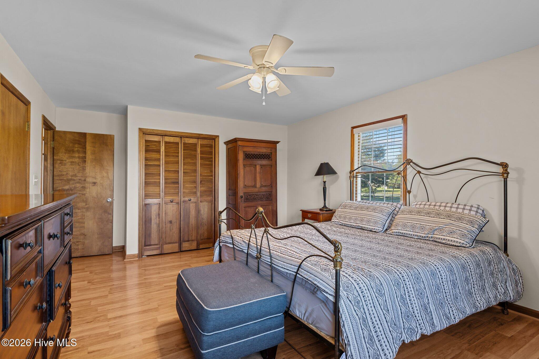 180 Wallace Road Beaufort, NC 28516 - Photo 35 of 45 Master with king bed