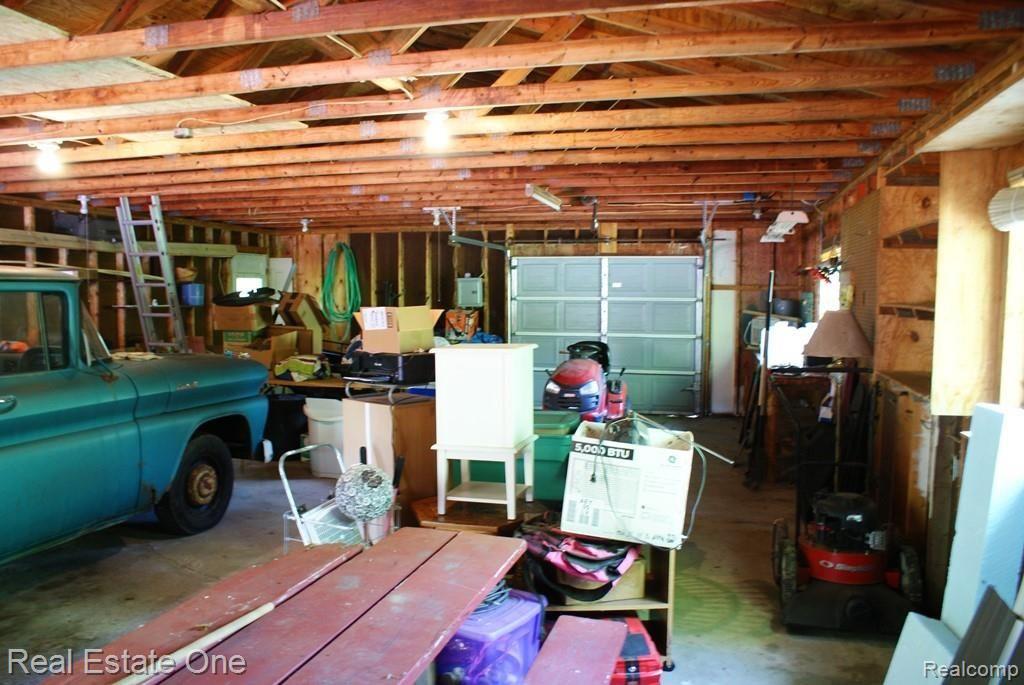 465 North Elm Grove Road Lapeer, MI 48446 - Photo 9 of 37