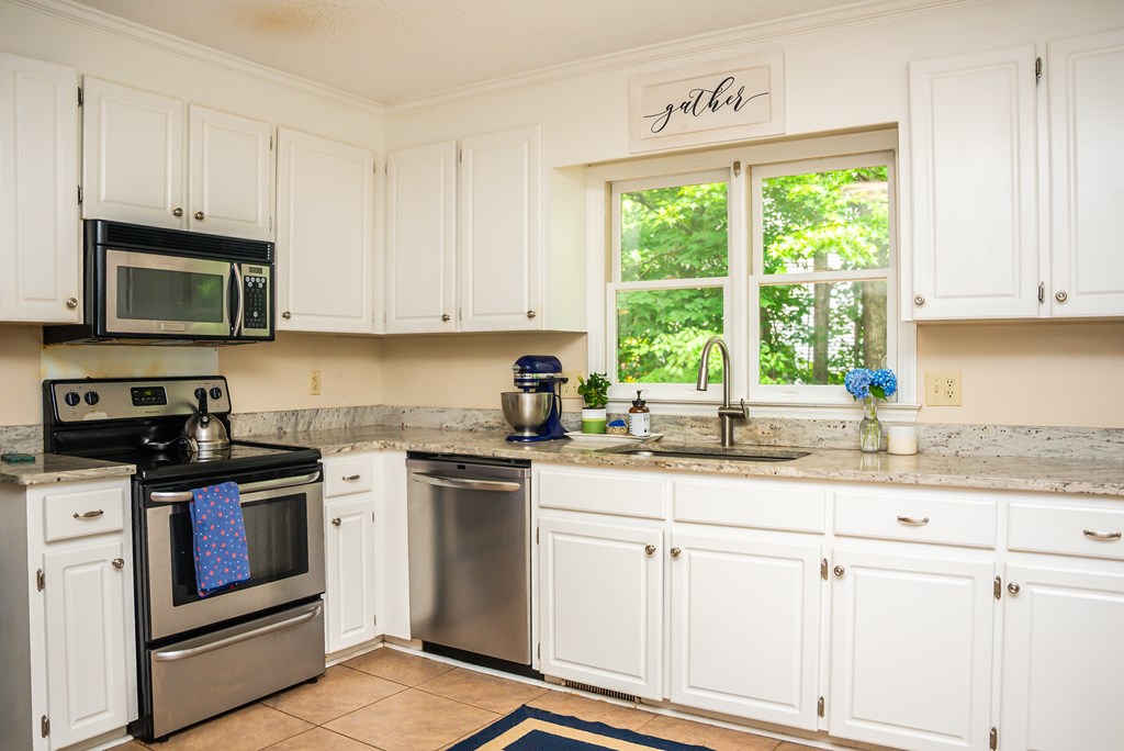 102 Broken Ridge Court Greenwood, SC 29646 - Photo 13 of 26 Gallery Image 13
