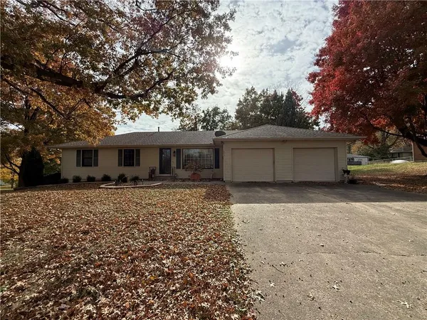 $345,000 | 1803 Clearview Drive, Lexington, MO 64067