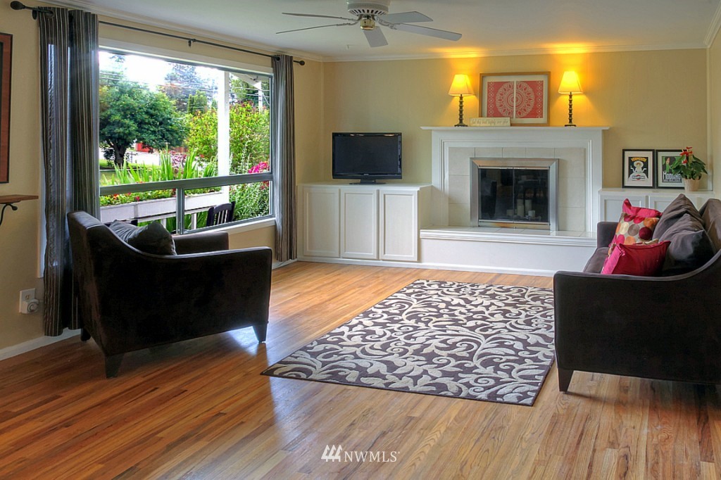 16616 126th Avenue Southeast Renton, WA 98058 - Photo 3 of 18 Gallery Image 3