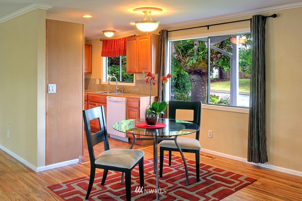 16616 126th Avenue Southeast Renton, WA 98058 - Photo 4 of 18 Gallery Image 4