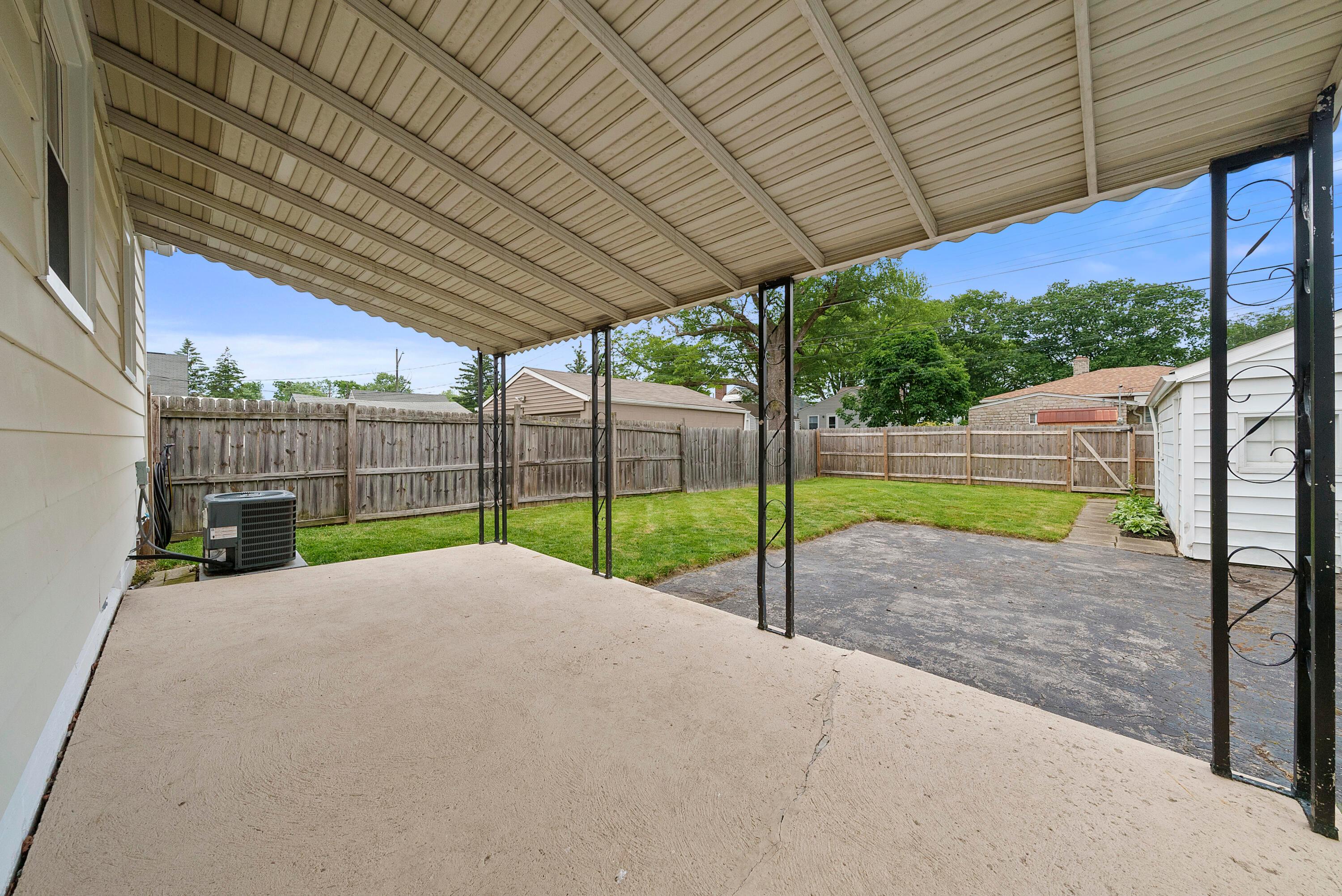388 Derrer Road Columbus, OH 43204 - Photo 25 of 45 Patio