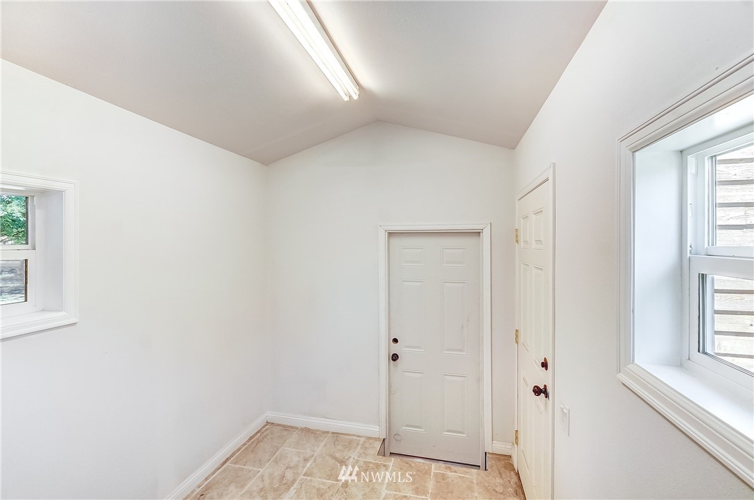 17320 Applegate Street Southwest Rochester, WA 98579 - Photo 14 of 24