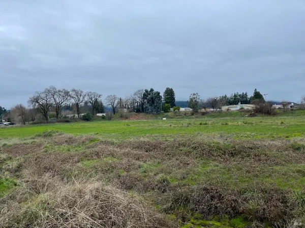$2,816,154 | 1 Ford Road, Ukiah, CA 95482