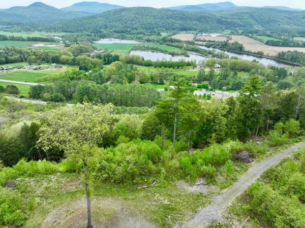 $2,940,000 | 198 Brackett Road, Fairlee, VT 05045