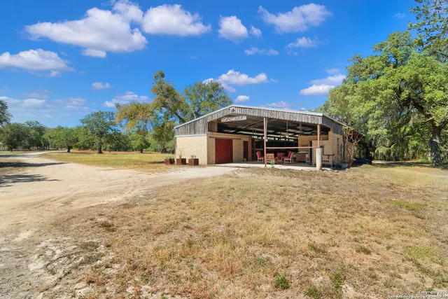 $2,500,000 | 4025 Marion Road, Marion, TX 78124