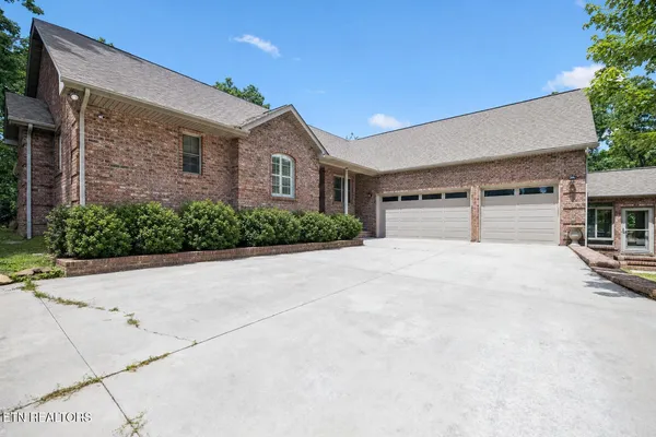 $800,000 | 54 Fairway Court, Crossville, TN 38571