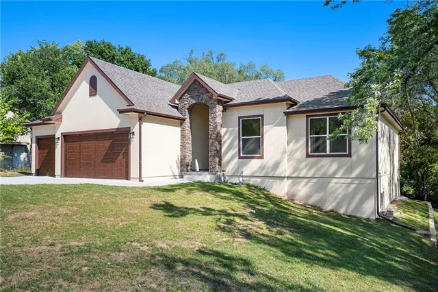 $500,000 | 3711 North Wayne Avenue, Kansas City, MO 64116