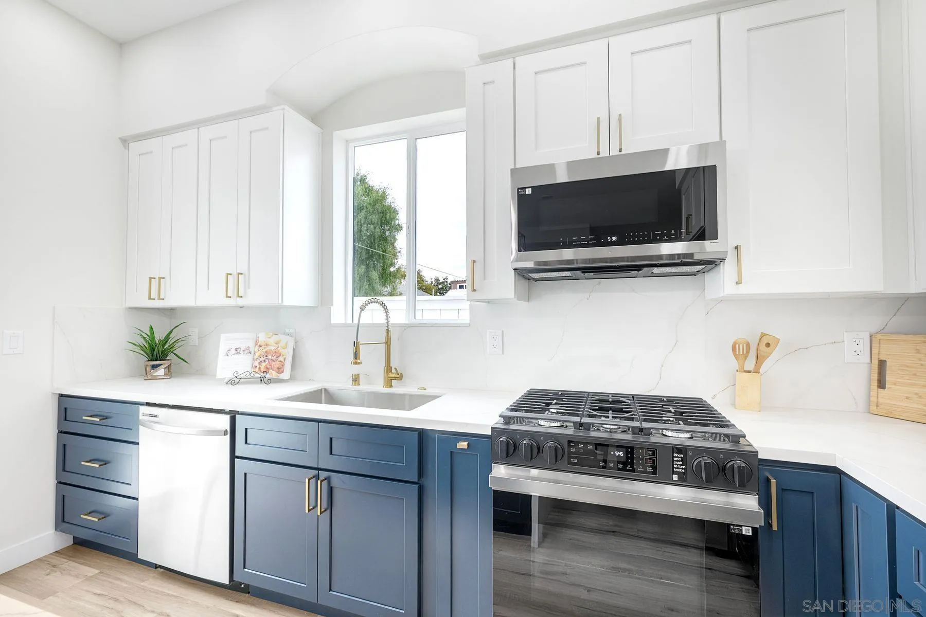 962 Florence Street Imperial Beach, CA 91932 - Photo 10 of 38