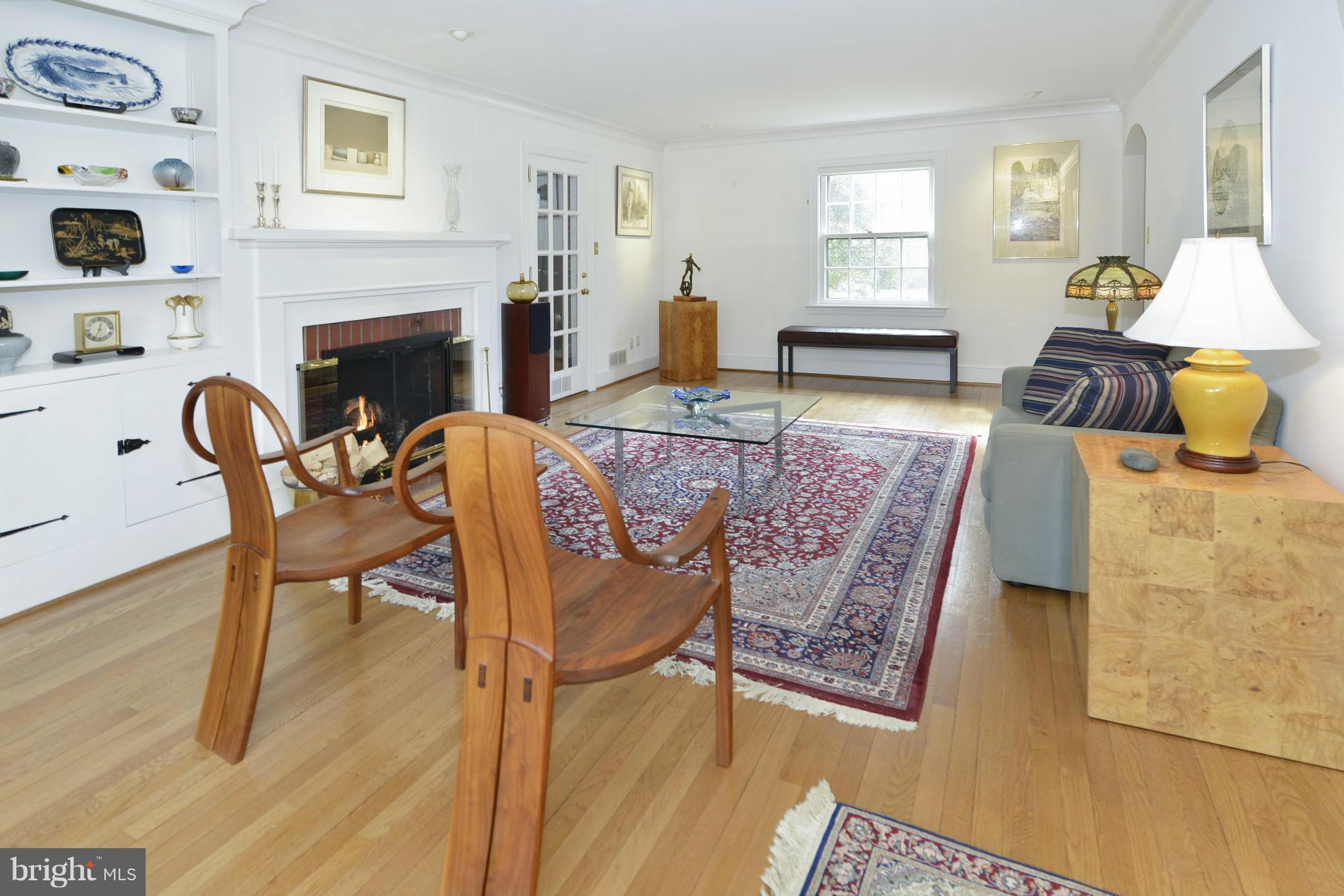 307 Hamilton Avenue Silver Spring, MD 20901 - Photo 4 of 30 Living Room