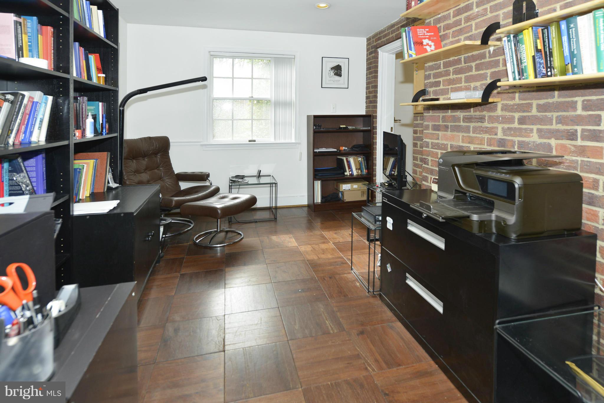 307 Hamilton Avenue Silver Spring, MD 20901 - Photo 5 of 30 Interior (General)