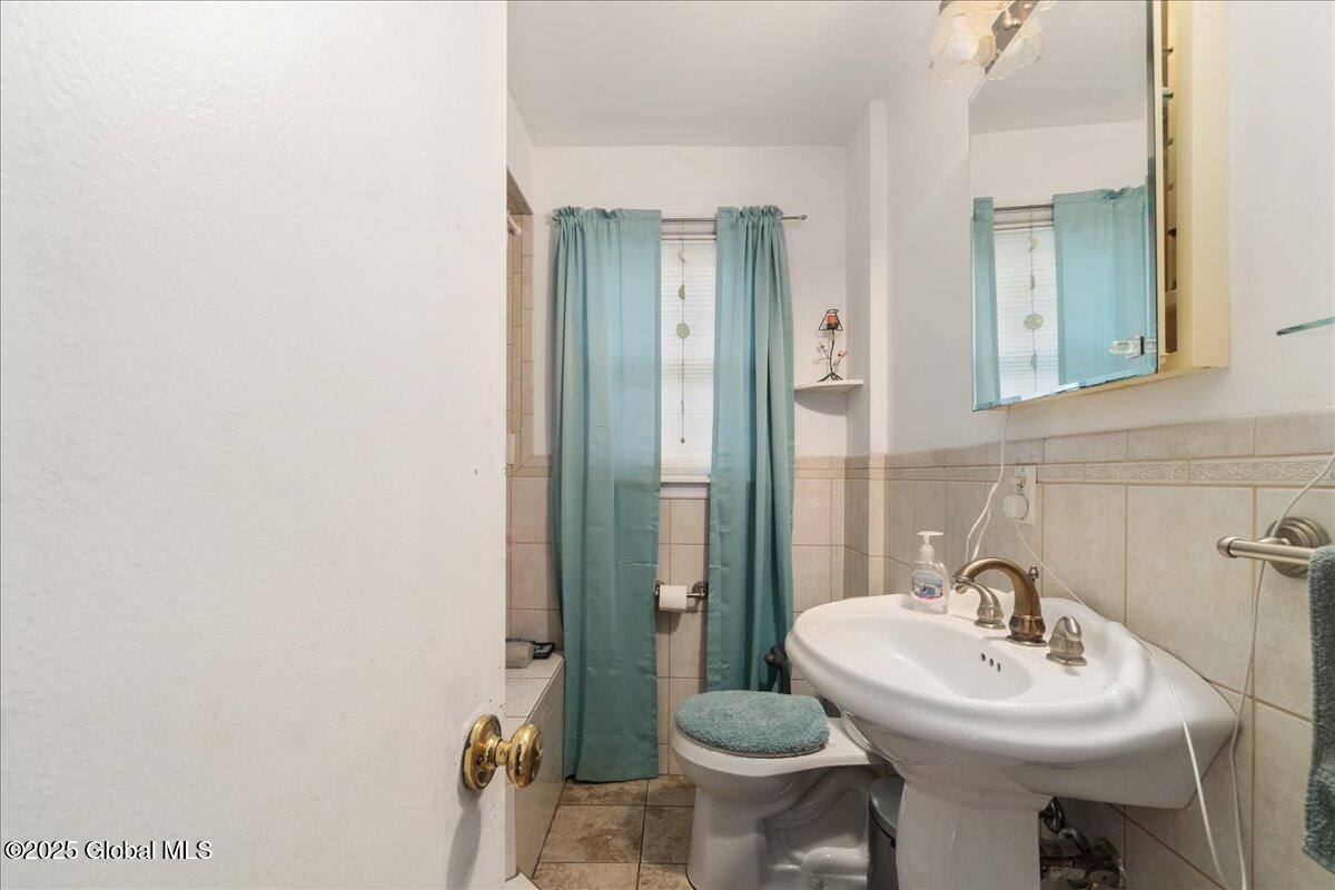 2133 Van Wormer Road Rotterdam, NY 12303 - Photo 13 of 36 24-2133 Van Wormer Rd-24