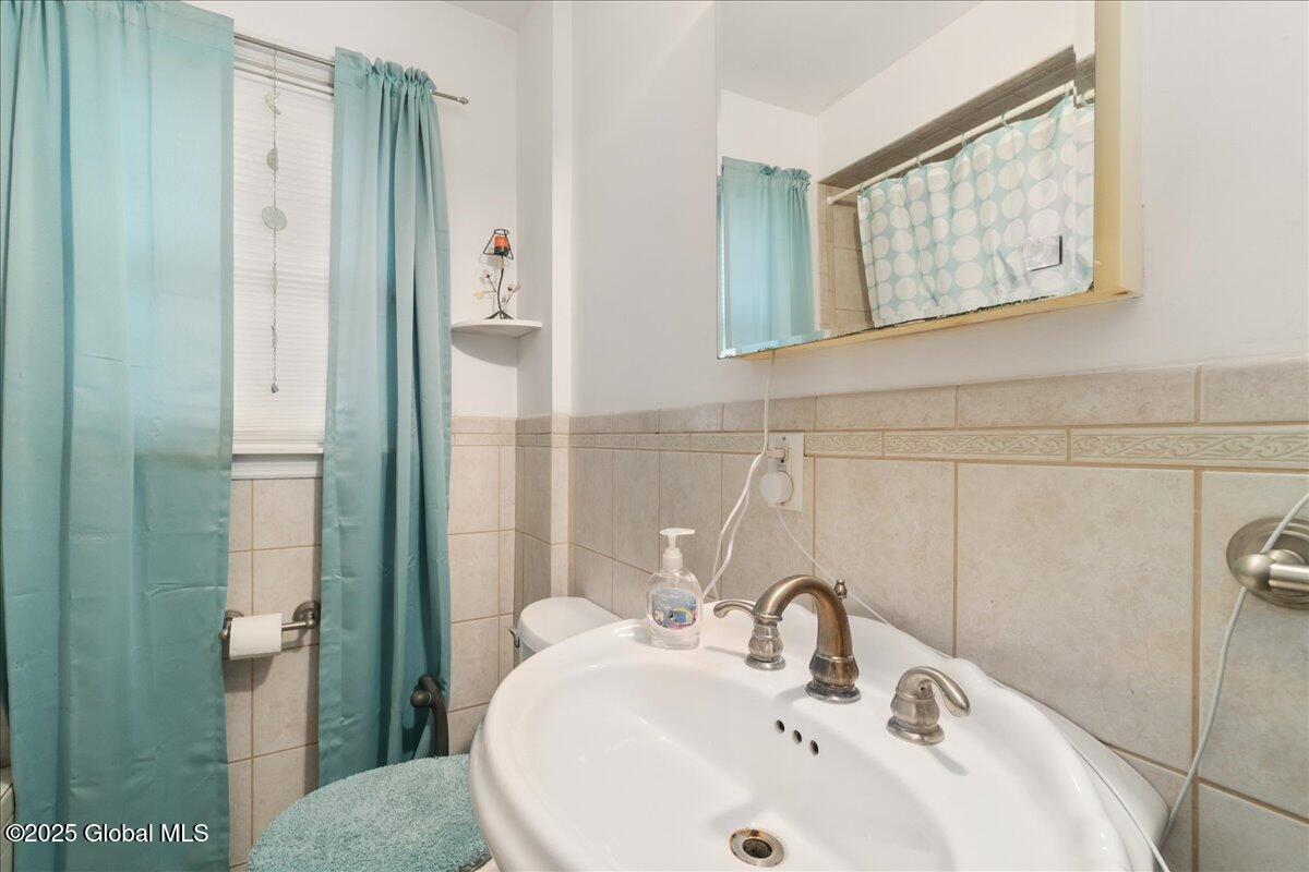 2133 Van Wormer Road Rotterdam, NY 12303 - Photo 14 of 36 25-2133 Van Wormer Rd-25