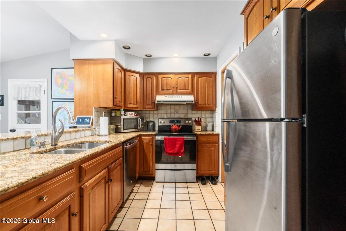 2133 Van Wormer Road Rotterdam, NY 12303 - Photo 7 of 36 31-2133 Van Wormer Rd-31