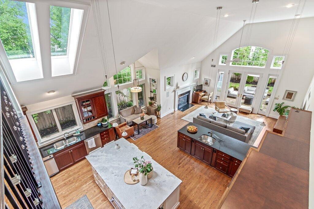 2274 Yorkshire Road Columbus, OH 43221 - Photo 7 of 59 2274 Yorkshire Road-8.jpg-SMALL