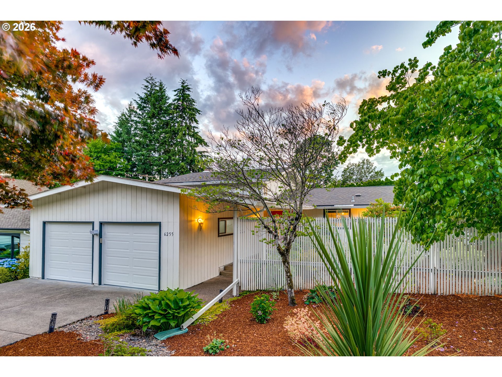 6255 Southwest Elm Avenue Beaverton, OR 97005 - Photo 2 of 48
