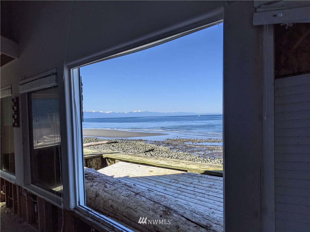 2545 West Beach Road Oak Harbor, WA 98277 - Photo 11 of 29 Gallery Image 11