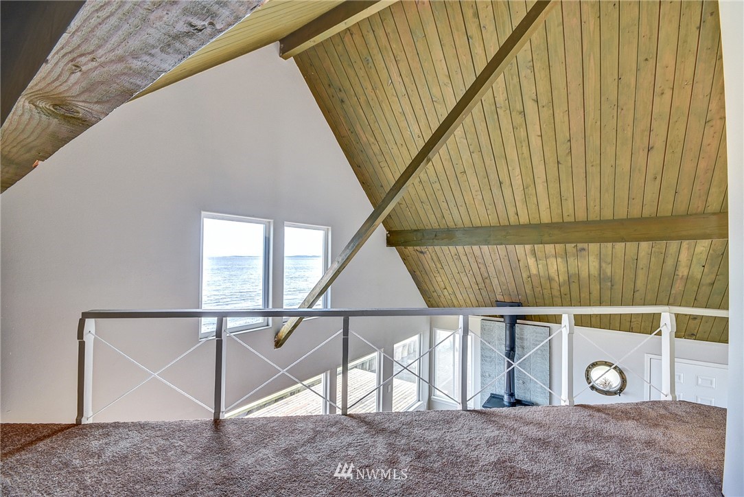 2545 West Beach Road Oak Harbor, WA 98277 - Photo 14 of 29 Gallery Image 14