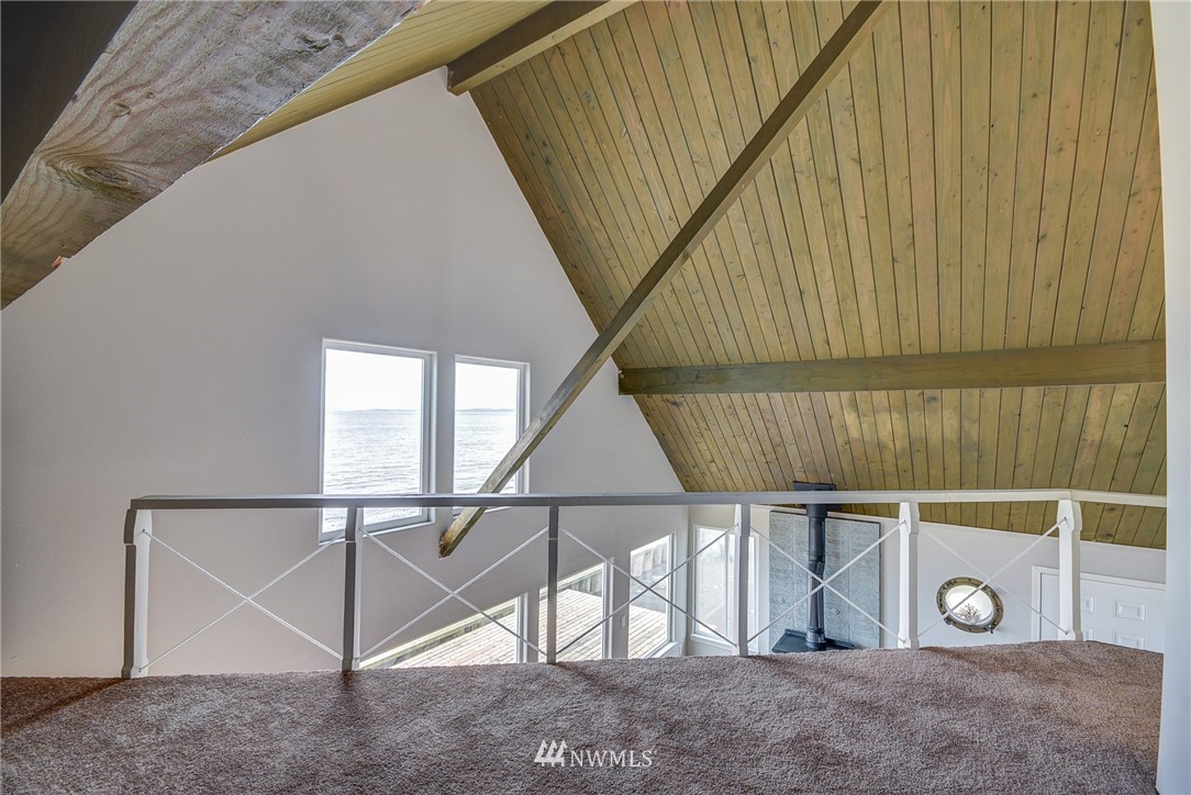 2545 West Beach Road Oak Harbor, WA 98277 - Photo 16 of 29 Gallery Image 16