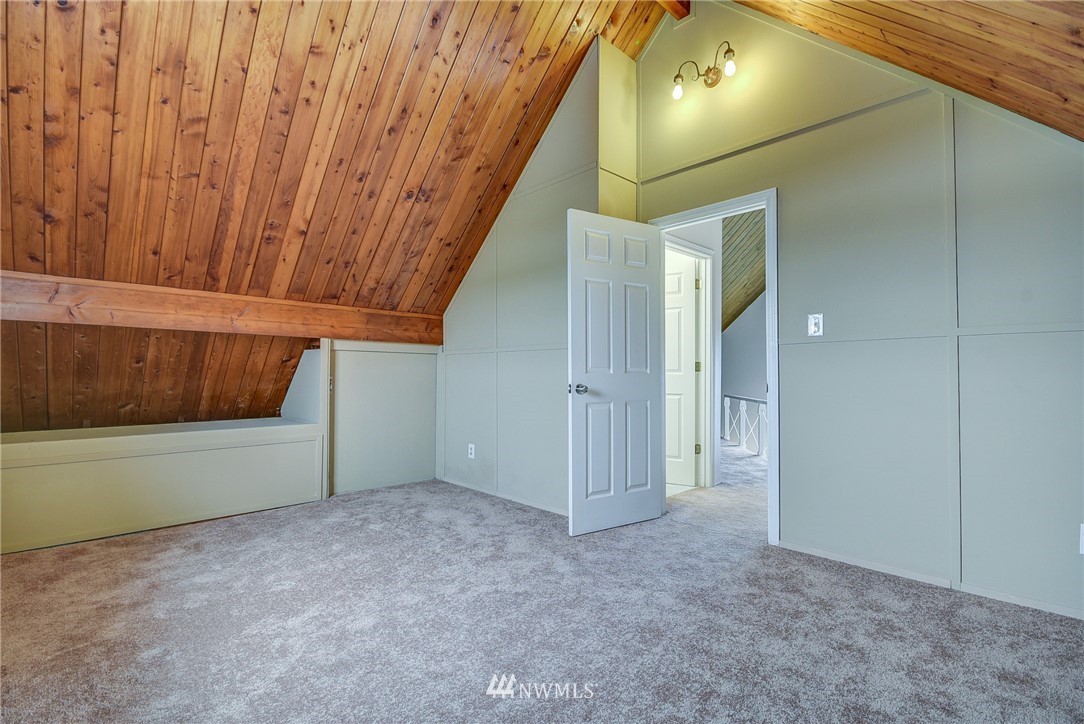 2545 West Beach Road Oak Harbor, WA 98277 - Photo 17 of 29 Gallery Image 17