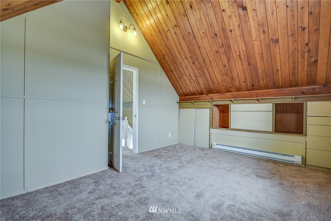 2545 West Beach Road Oak Harbor, WA 98277 - Photo 18 of 29 Gallery Image 18