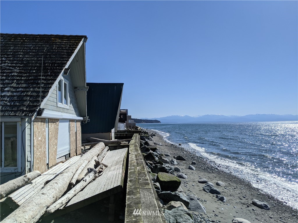 2545 West Beach Road Oak Harbor, WA 98277 - Photo 5 of 29 Gallery Image 5