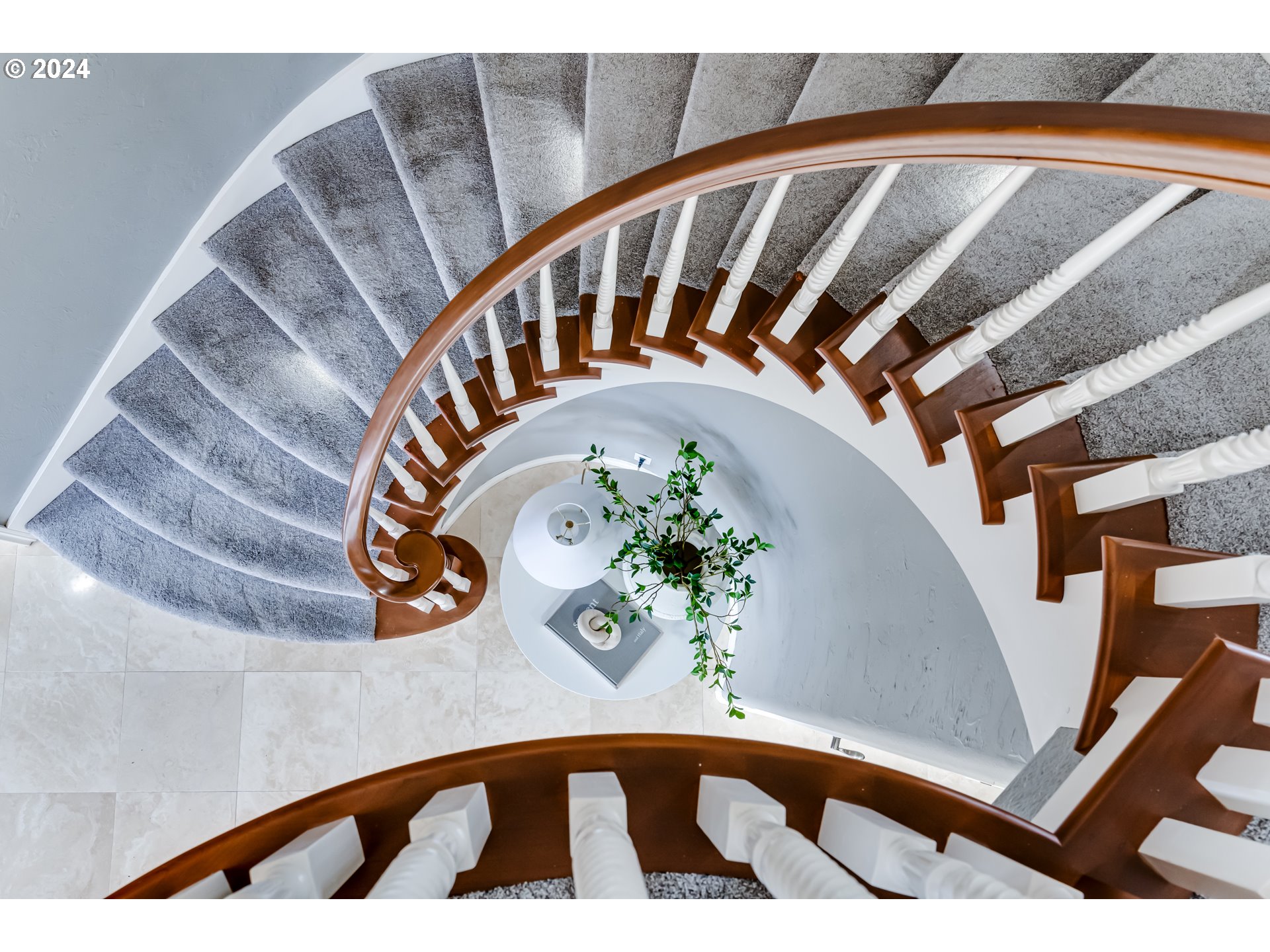 3740 Meadow View Drive Eugene, OR 97408 - Photo 44 of 46 a view of entryway