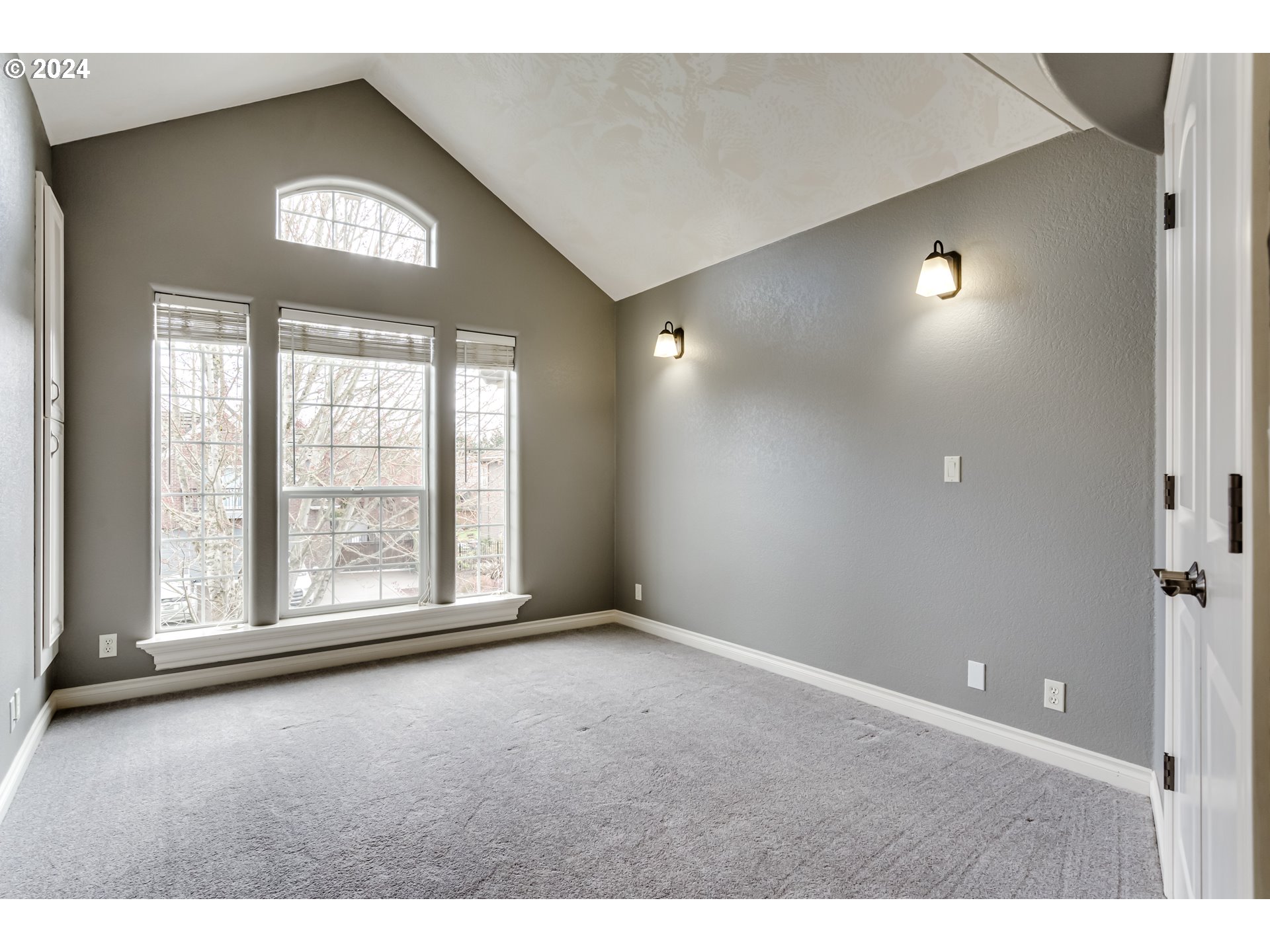 3740 Meadow View Drive Eugene, OR 97408 - Photo 46 of 46 a view of an empty room with a window