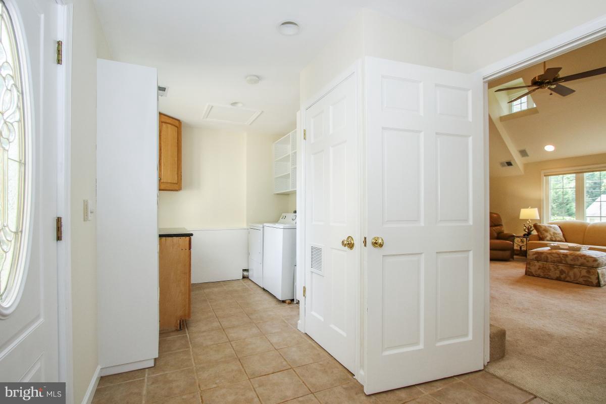 4105 Beverly Road Rockville, MD 20853 - Photo 14 of 29 Mud Room with washer & dryer