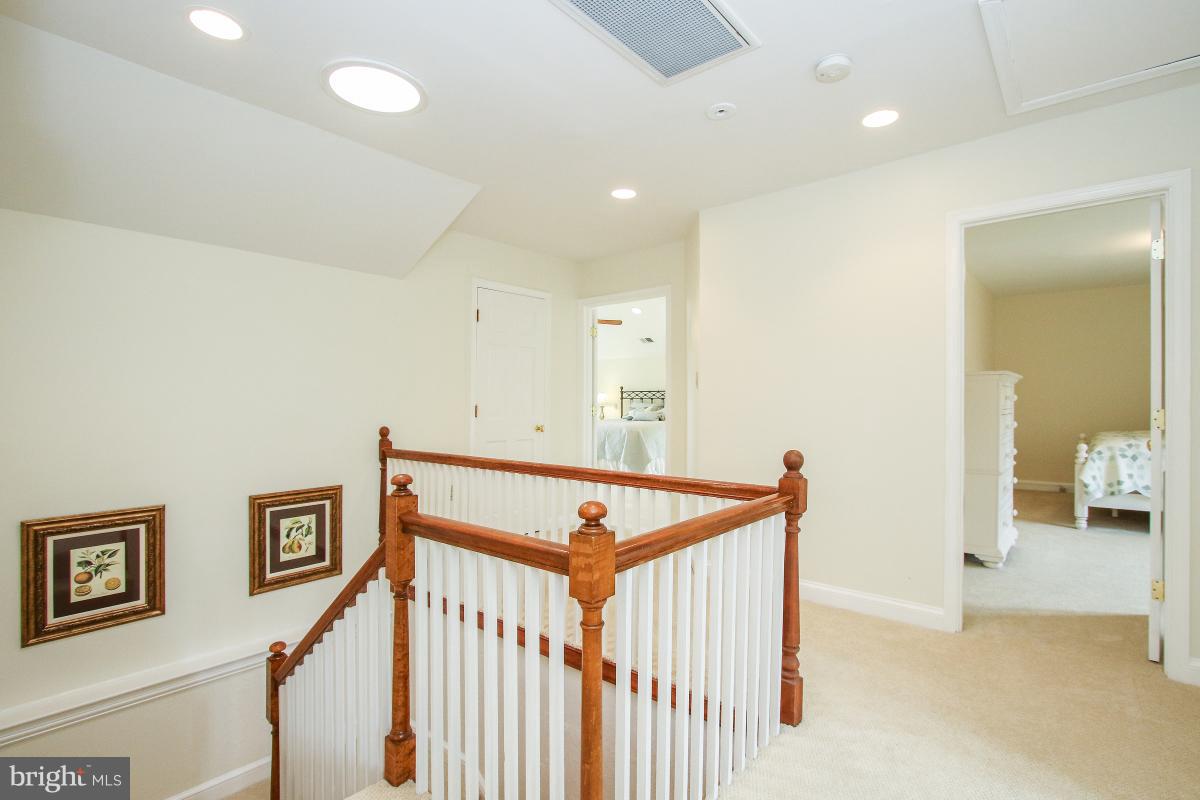 4105 Beverly Road Rockville, MD 20853 - Photo 15 of 29 Upstairs hall